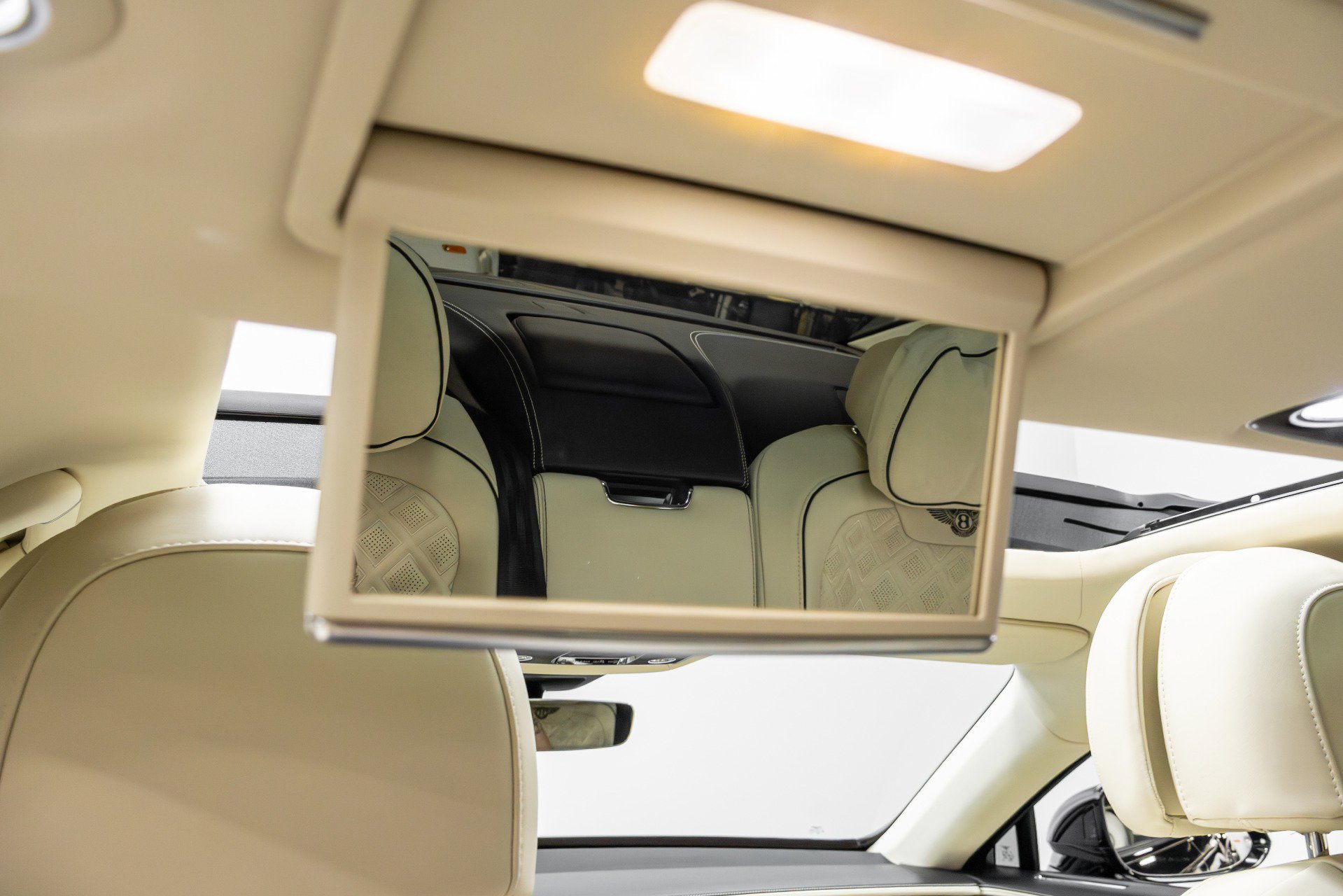 Used 2021 Bentley Flying Spur W12 image 39