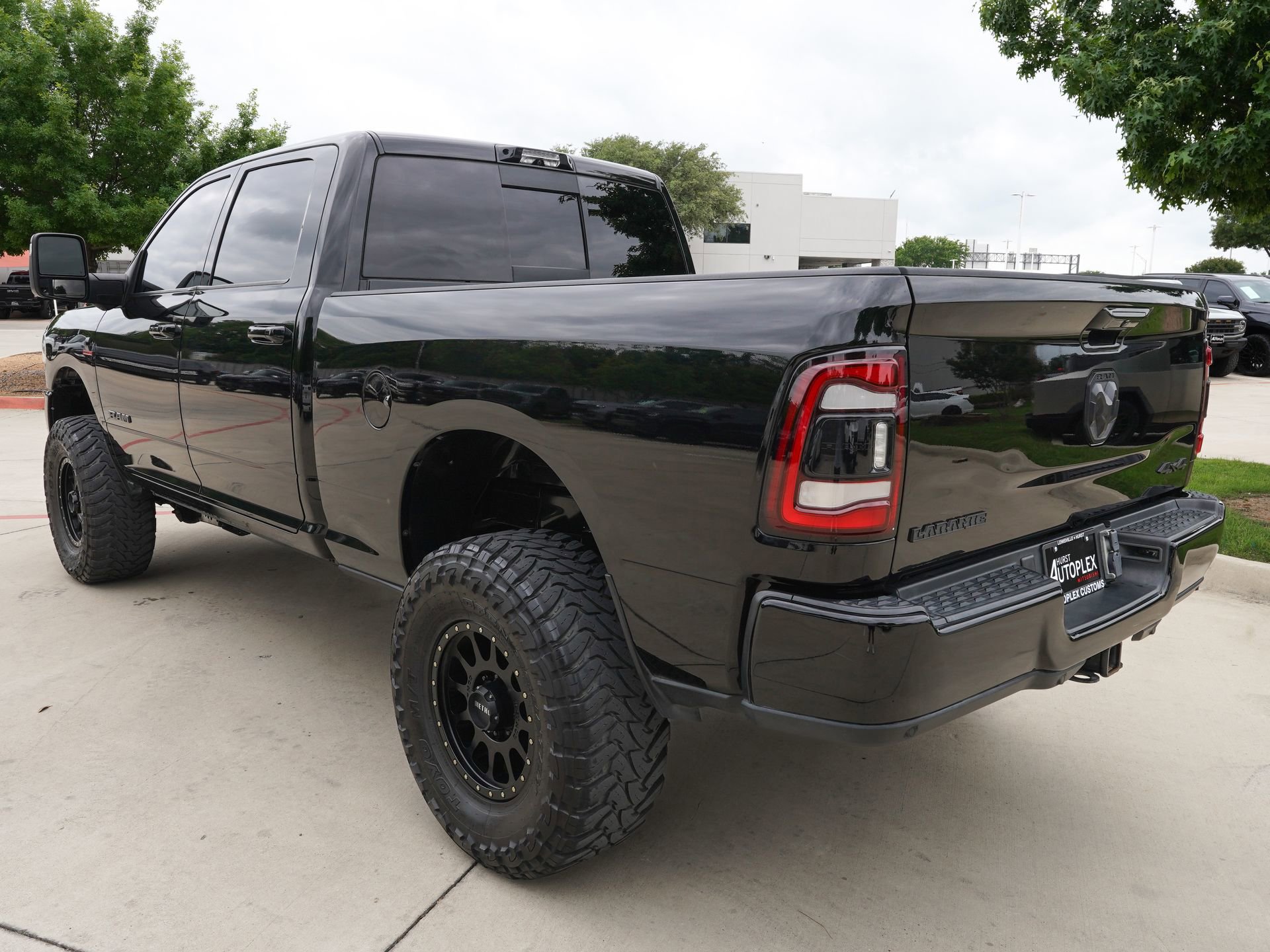 Used 2024 RAM 2500 Laramie w/ Night Edition AWD/4WD image 5