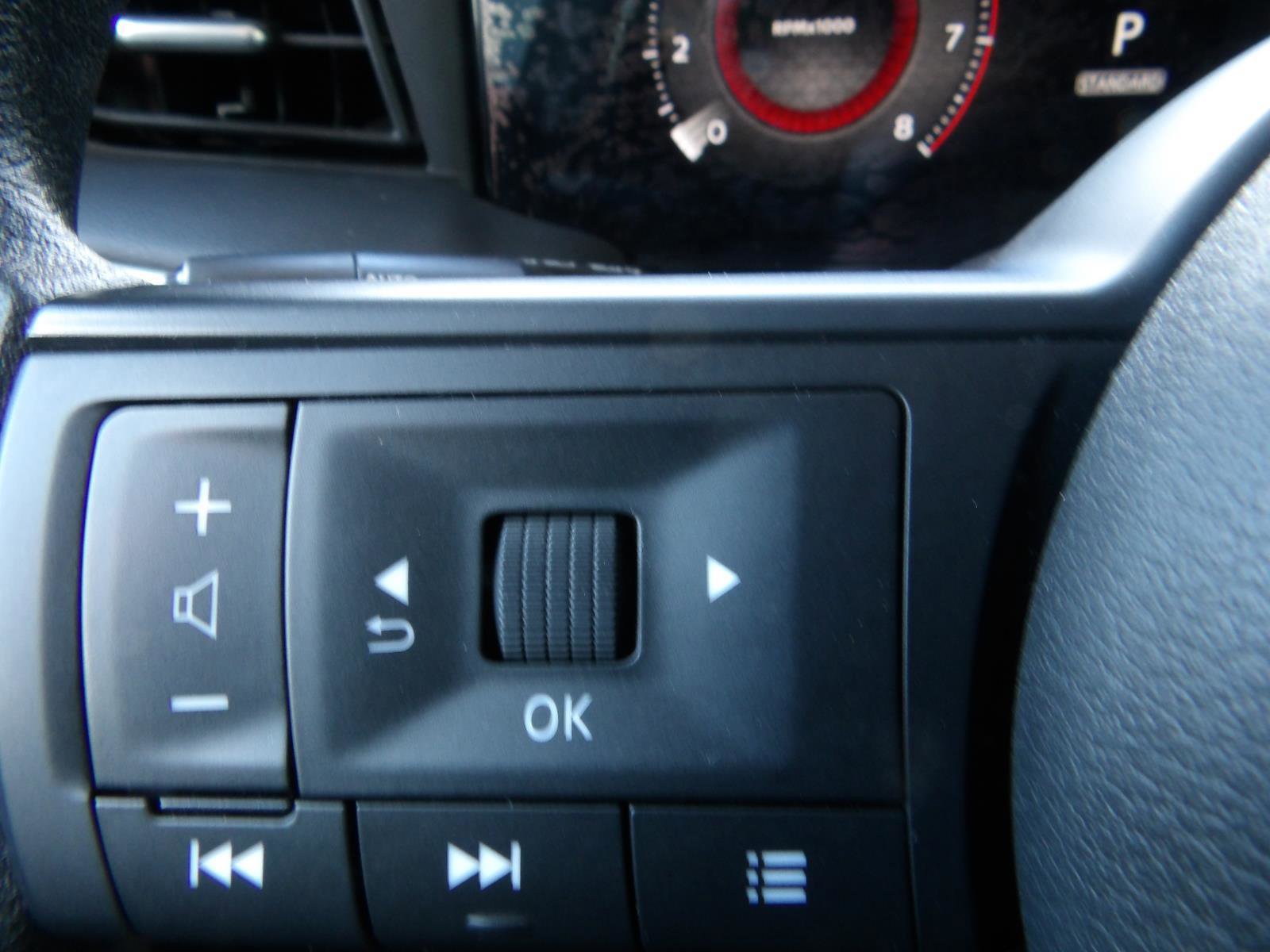 Certified 2025 Nissan Kicks S image 28