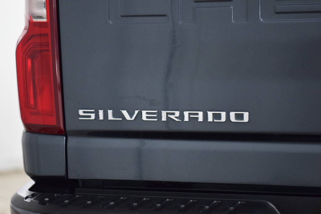 Used 2020 Chevrolet Silverado 2500 LTZ w/ LTZ Premium Package AWD/4WD image 22