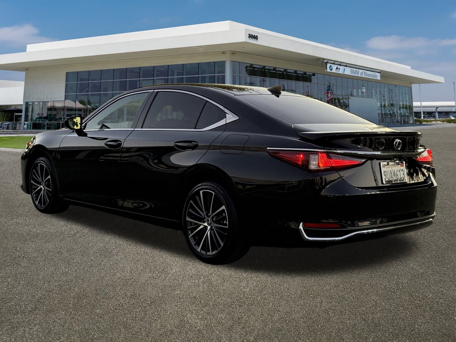 Used 2025 Lexus ES 300h w/ Premium Package image 8