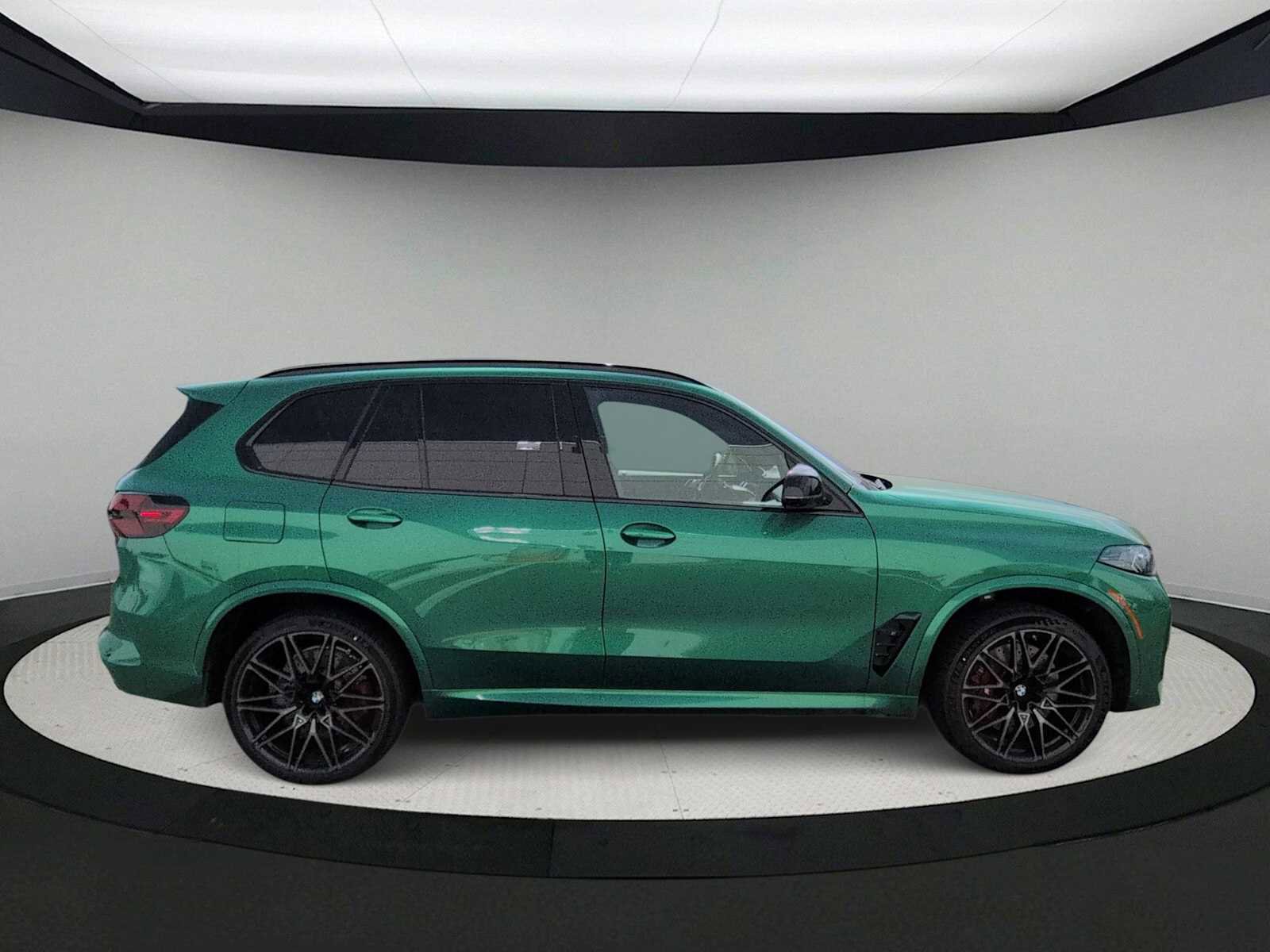 New 2026 BMW X5 M Competition w/ Executive Package image 9
