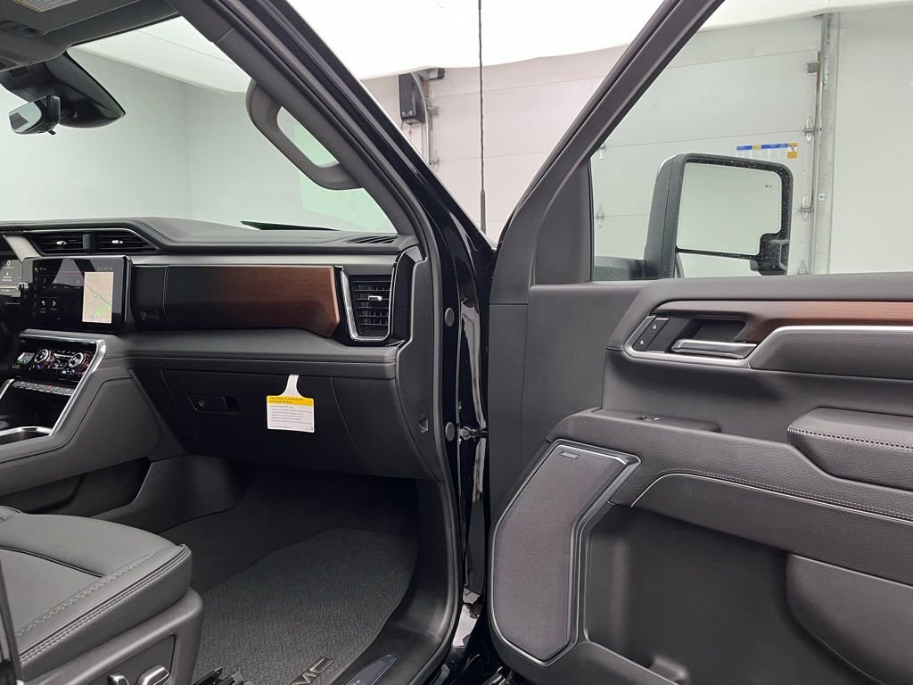 New 2025 GMC Sierra 2500 Denali w/ Technology Package image 30