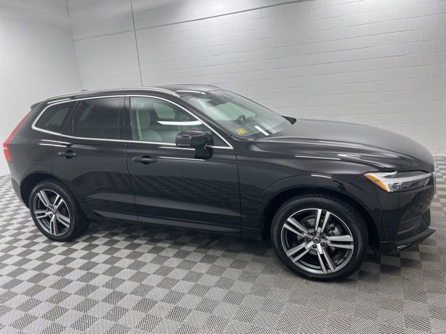 Used 2021 Volvo XC60 T5 Momentum w/ Protection Package Premier image 4