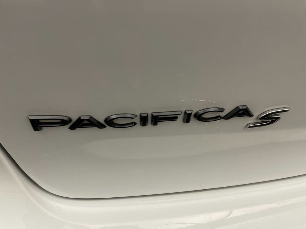 Used 2022 Chrysler Pacifica Limited w/ S Appearance Package AWD/4WD image 26