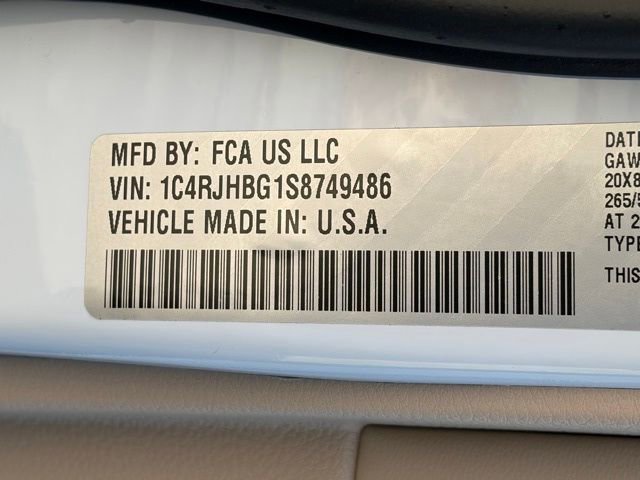 Used 2025 Jeep Grand Cherokee Limited w/ Luxury Tech Group II image 36