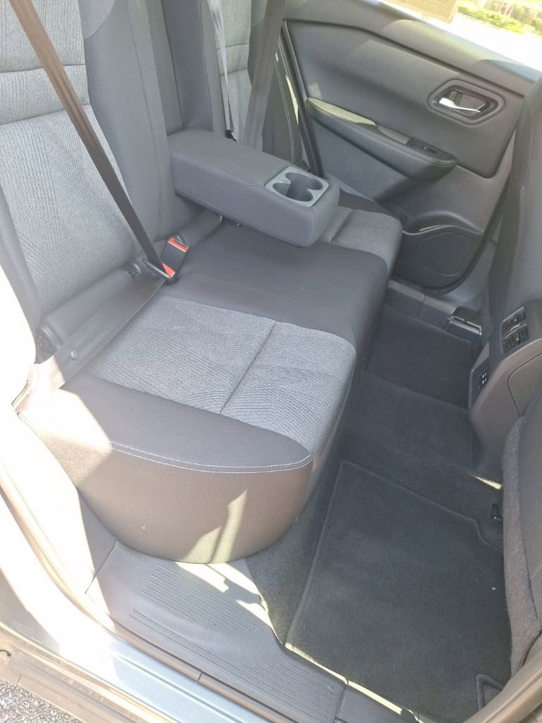 Used 2024 Nissan Rogue SV image 18