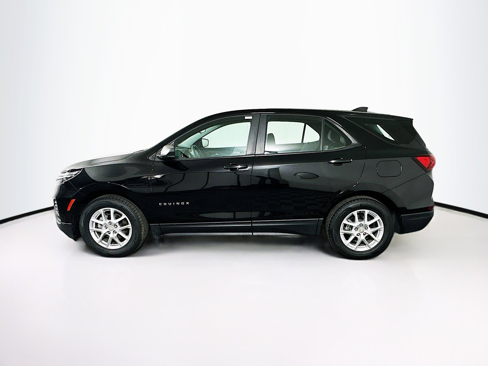 Used 2024 Chevrolet Equinox LS image 4