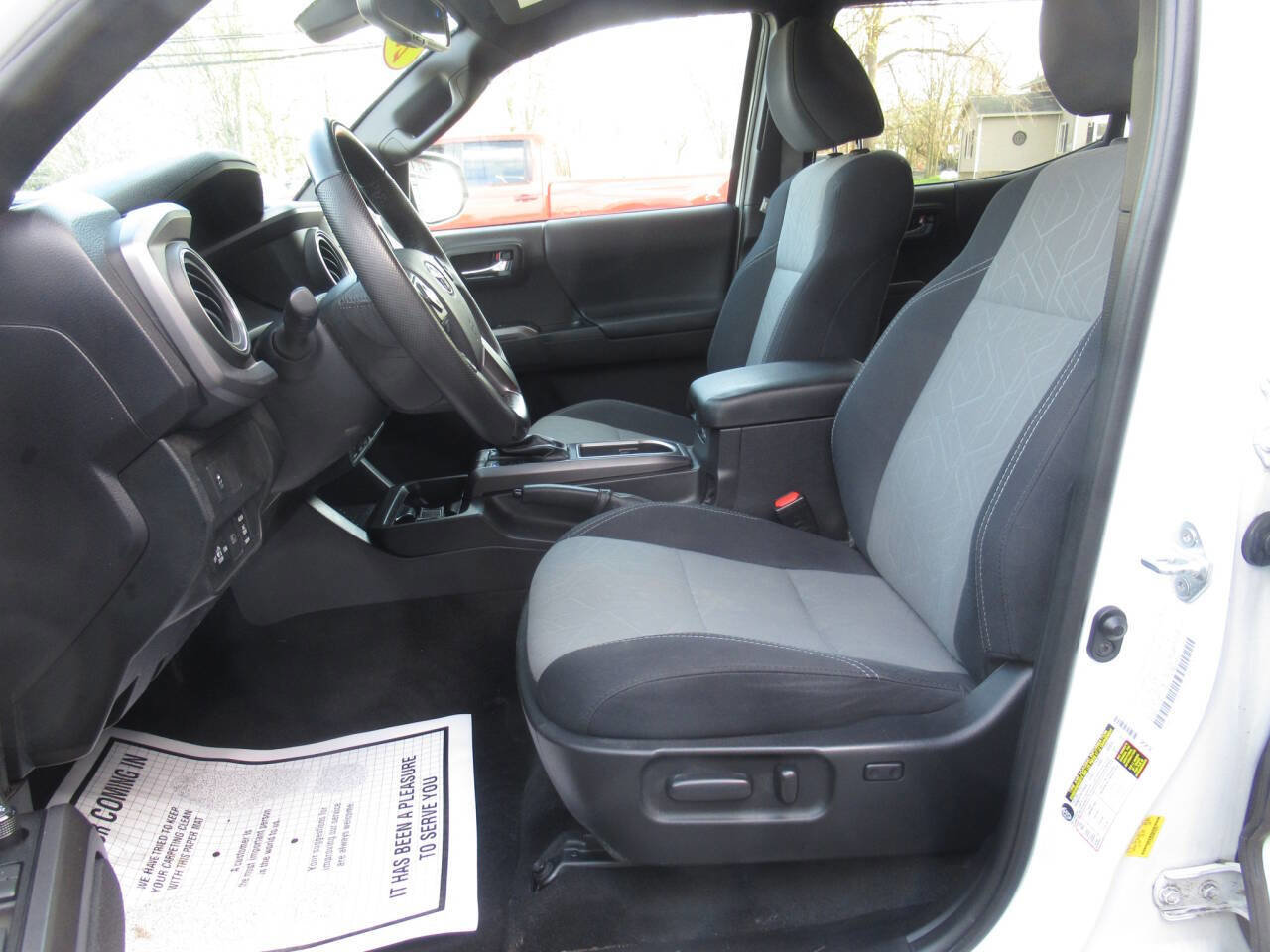 Used 2021 Toyota Tacoma TRD Sport w/ Technology Package AWD/4WD image 19