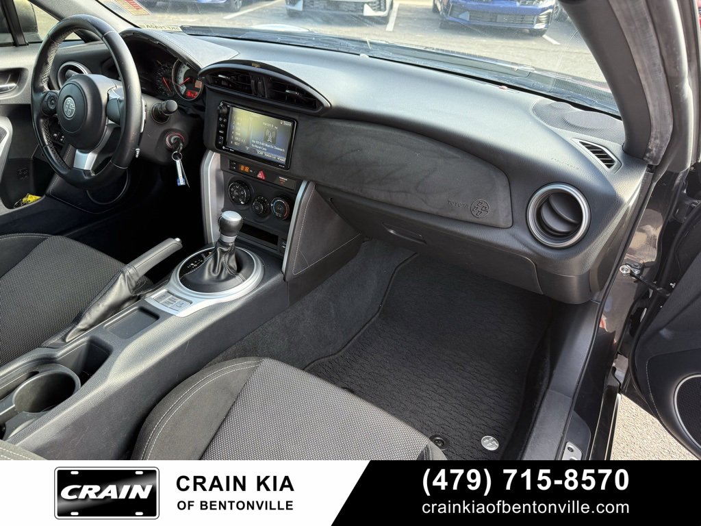 Used 2017 Toyota 86 image 27