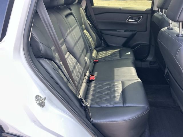 Used 2024 Nissan Rogue Platinum w/ Platinum Premium Package image 26