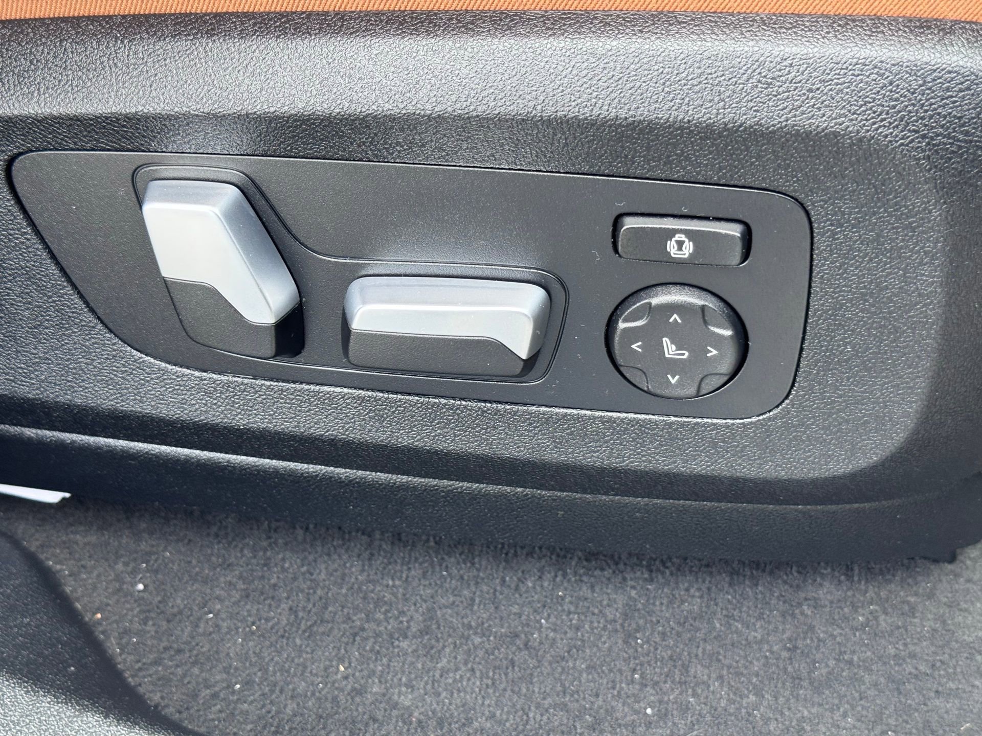 Used 2022 BMW X6 xDrive40i image 21