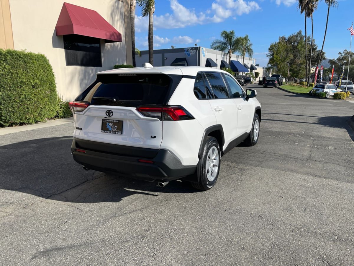 Used 2025 Toyota RAV4 LE FWD image 5