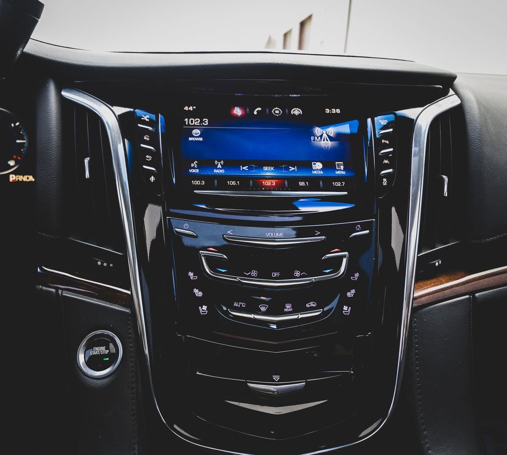 Used 2015 Cadillac Escalade Premium AWD/4WD image 5