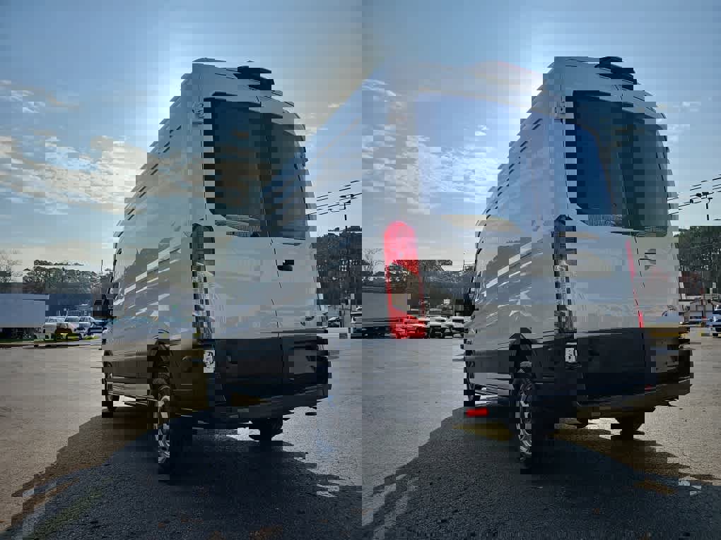 Used 2019 Ford Transit 250 148 Medium Roof image 5