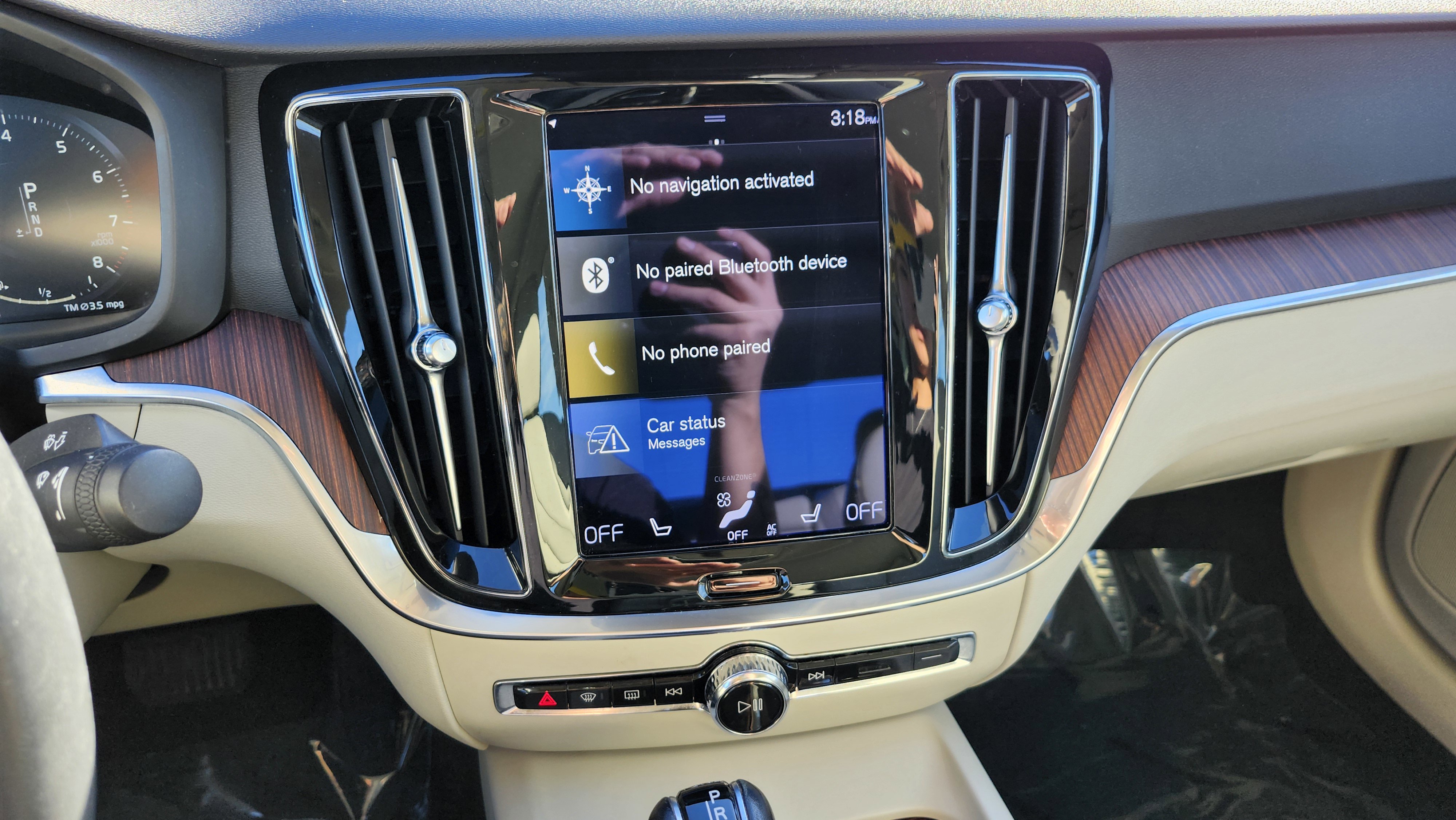 Used 2021 Volvo S60 T5 Momentum image 25