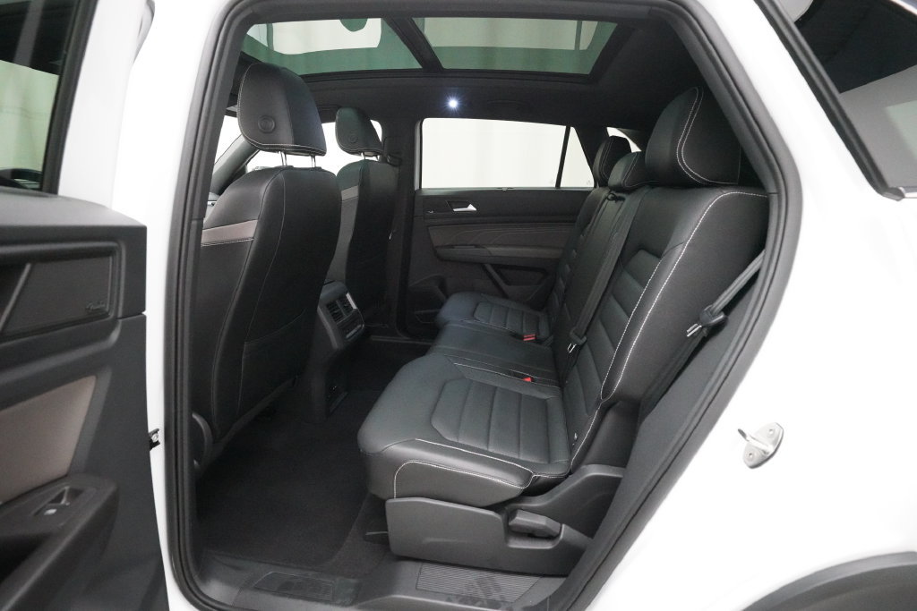 Used 2022 Volkswagen Atlas Cross Sport SEL Premium R-Line AWD/4WD image 16