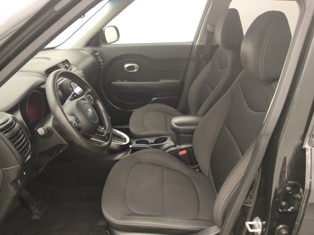 Used 2019 Kia Soul FWD image 17