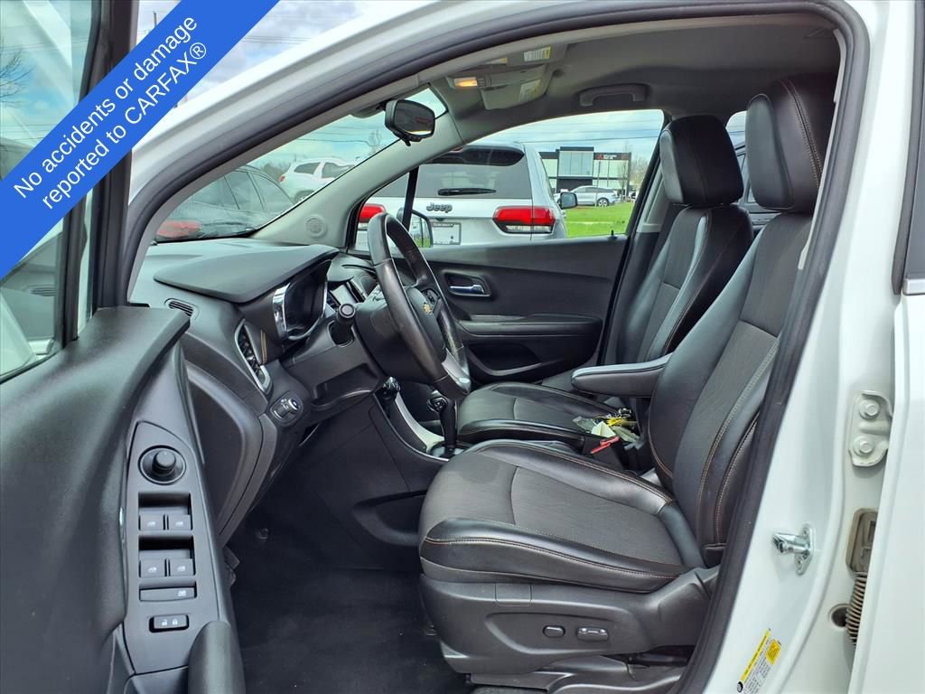 Used 2019 Chevrolet Trax LT w/ LT Convenience Package AWD/4WD image 18