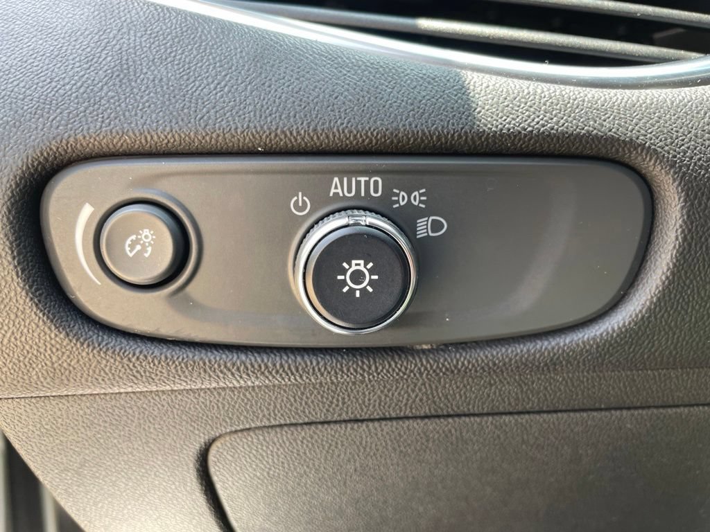 Used 2016 Chevrolet Malibu LT FWD image 16
