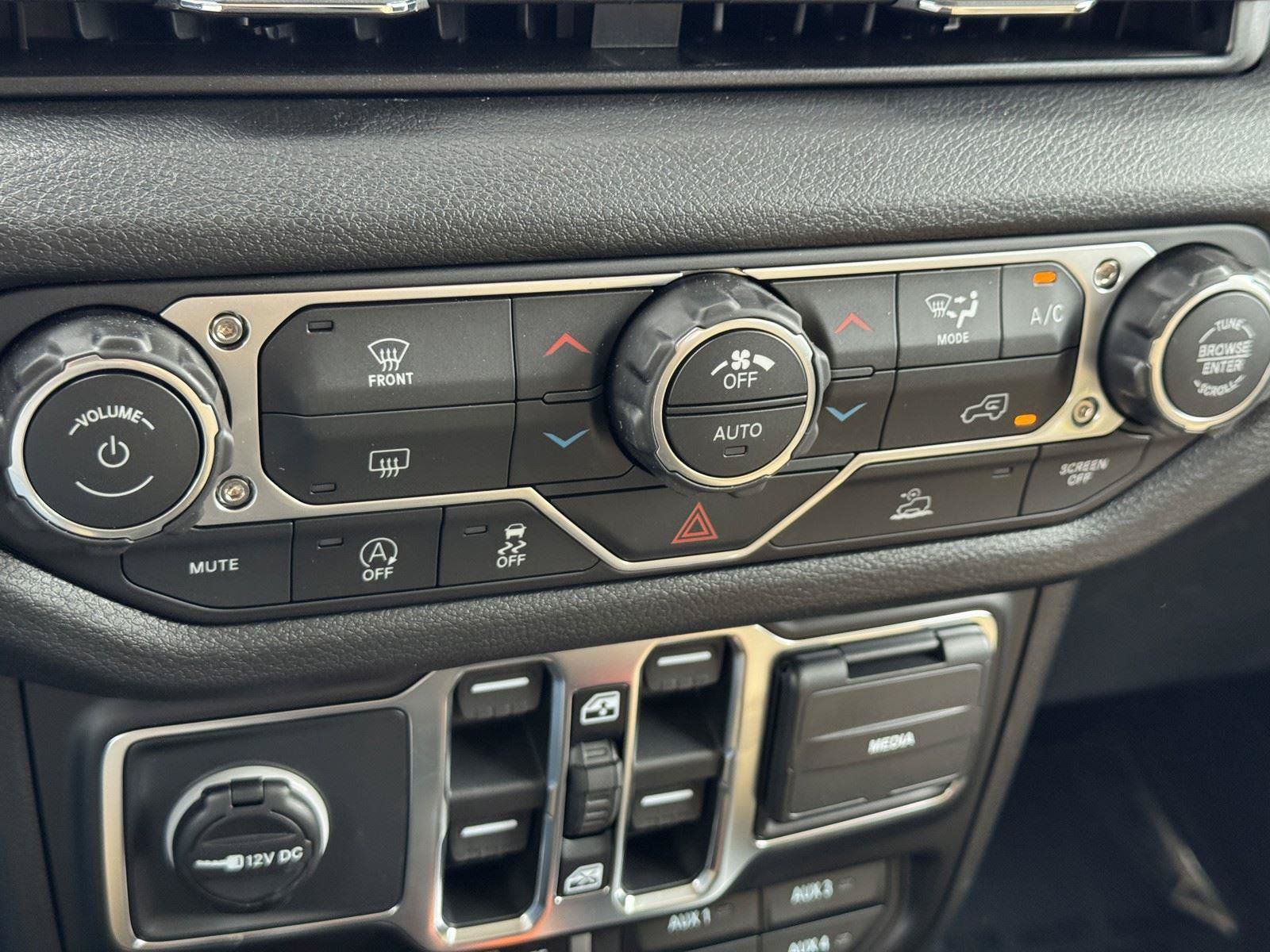 New 2026 Jeep Gladiator Willys AWD/4WD image 18