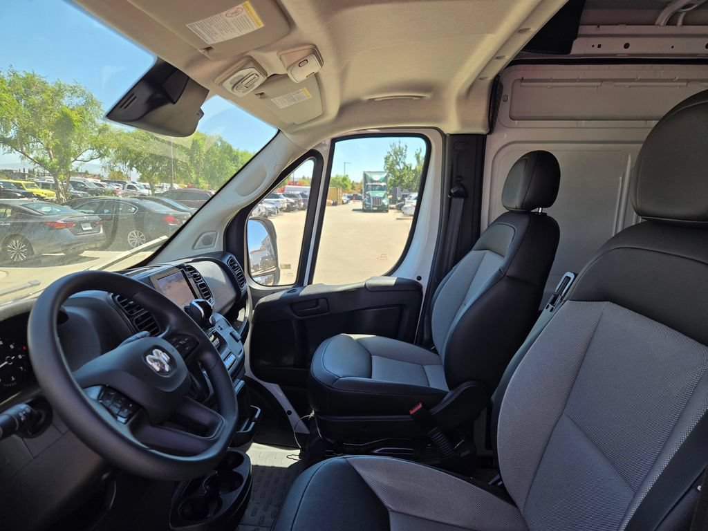 Used 2026 RAM ProMaster 2500 w/ Convenience Group FWD image 32