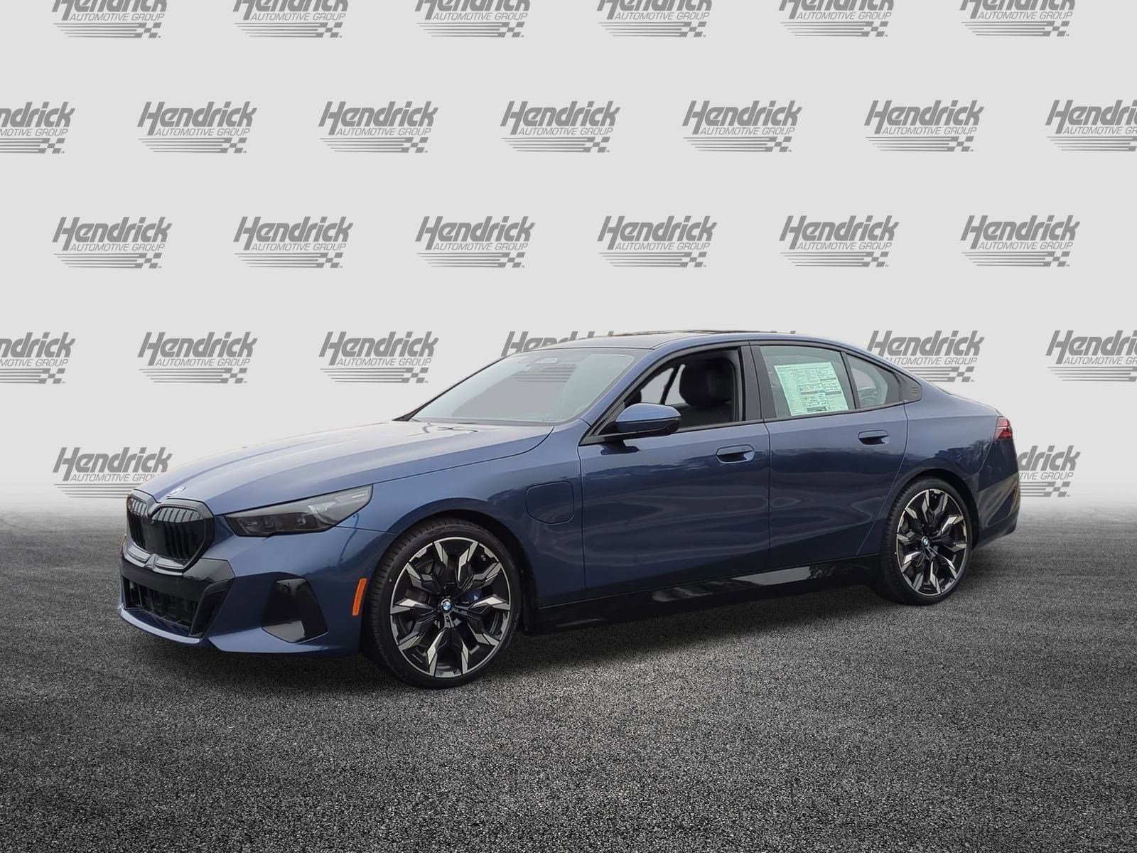 New 2026 BMW 550e xDrive image 5