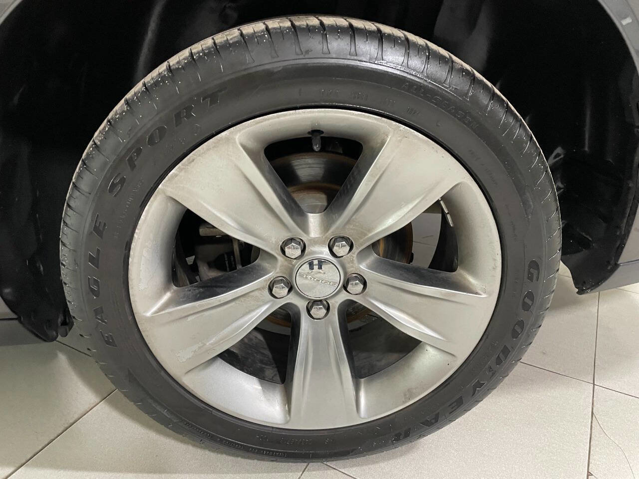 Used 2019 Dodge Challenger SXT image 11