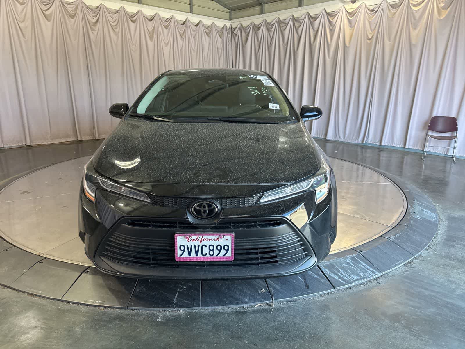 Used 2025 Toyota Corolla LE FWD image 2