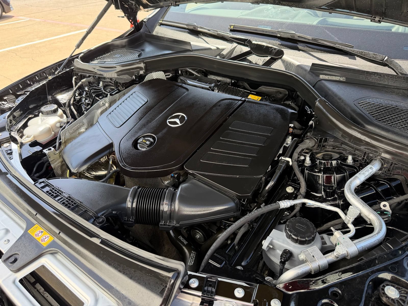 Used 2025 Mercedes-Benz GLC 300 4MATIC image 38