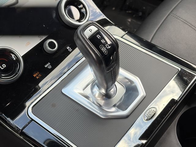 Used 2022 Land Rover Range Rover Evoque R-Dynamic SE image 16