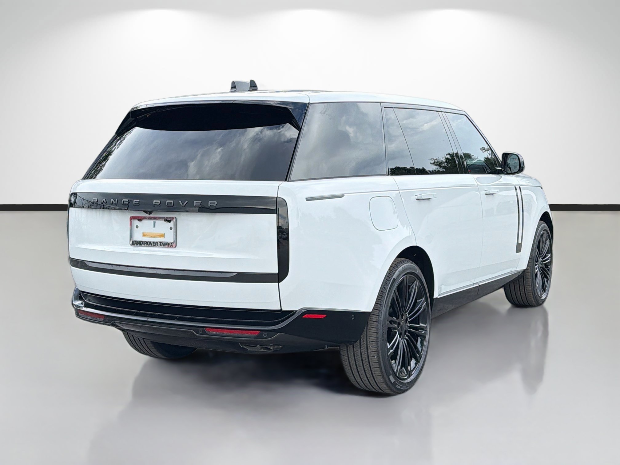 New 2026 Land Rover Range Rover Long Wheelbase SE AWD/4WD image 5