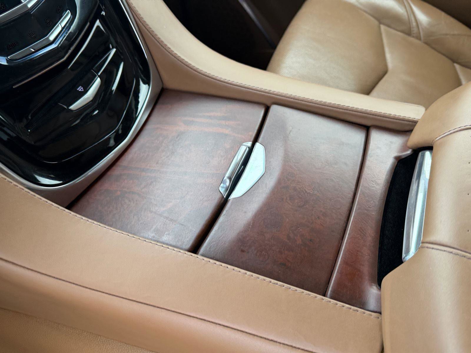 Used 2016 Cadillac Escalade Platinum AWD/4WD image 31