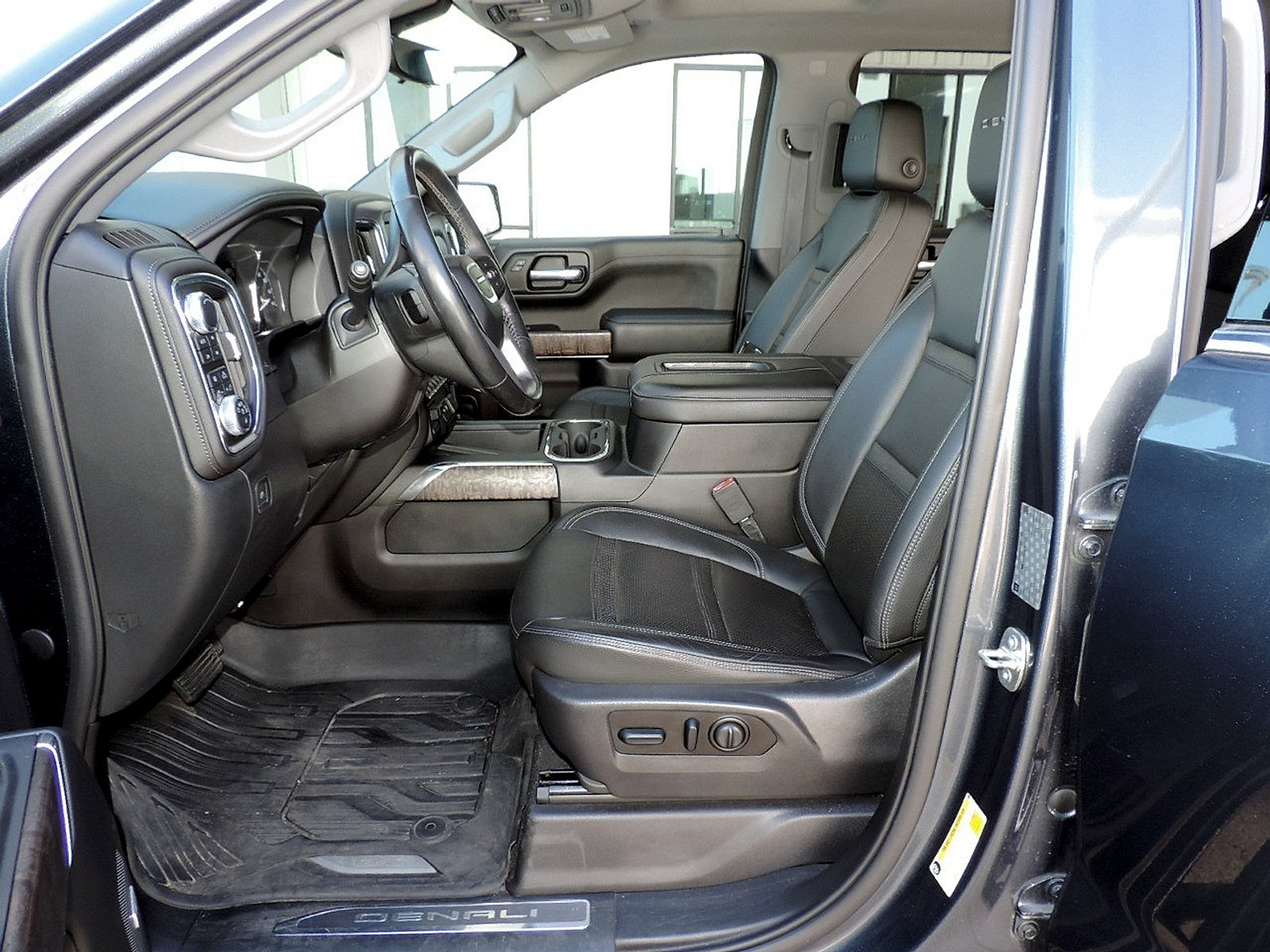 Used 2019 GMC Sierra 1500 Denali w/ Denali Ultimate Package AWD/4WD image 21