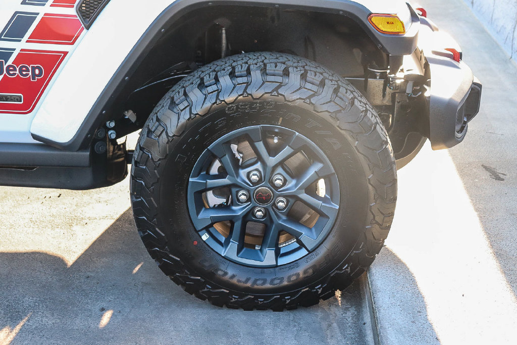 New 2026 Jeep Wrangler Unlimited Sport w/ Dual Top Group AWD/4WD image 11