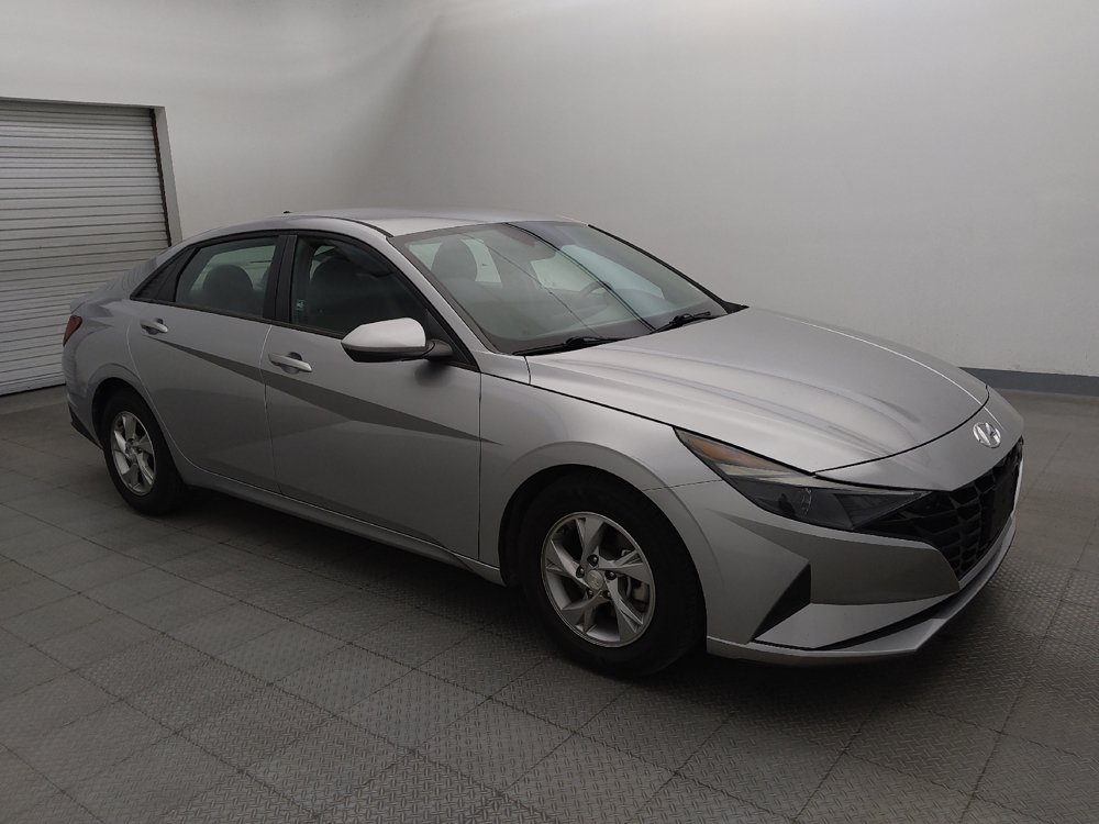 Used 2021 Hyundai Elantra SE FWD image 11