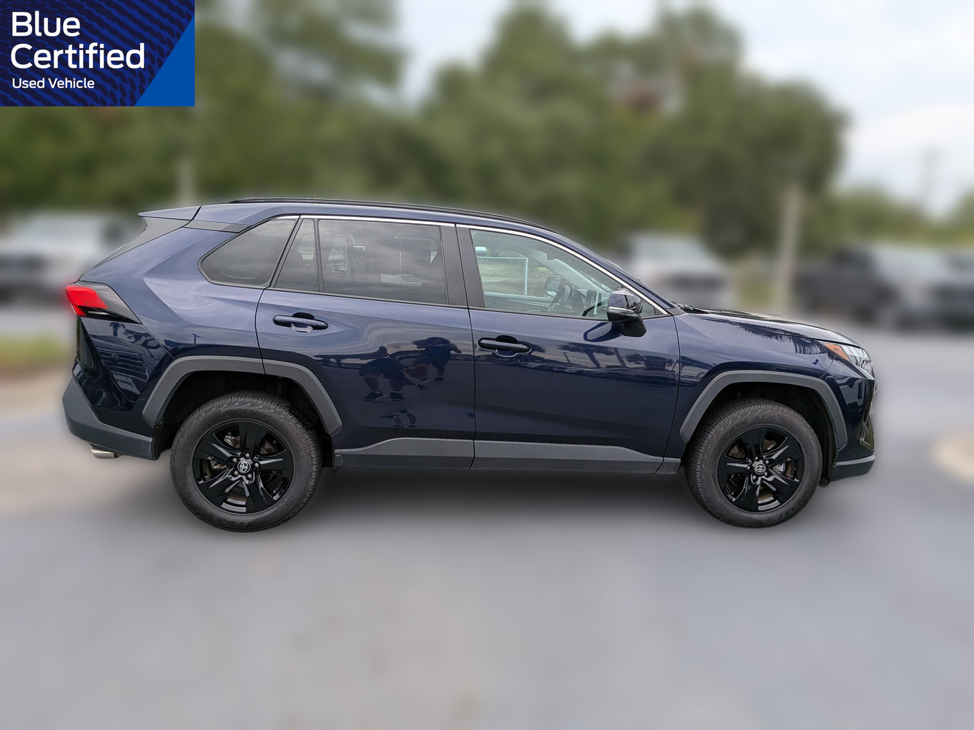 Used 2025 Toyota RAV4 XLE FWD image 3
