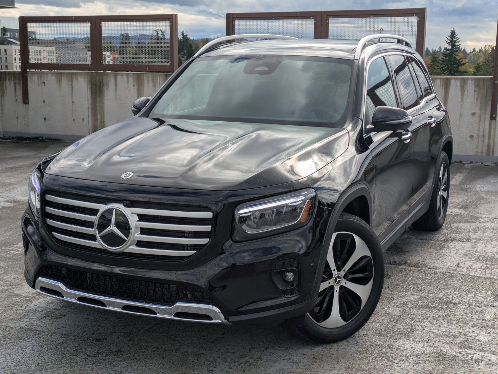 Certified 2026 Mercedes-Benz GLB 250 4MATIC image 1