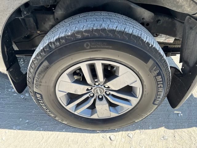 Used 2025 Nissan Frontier SV RWD image 8