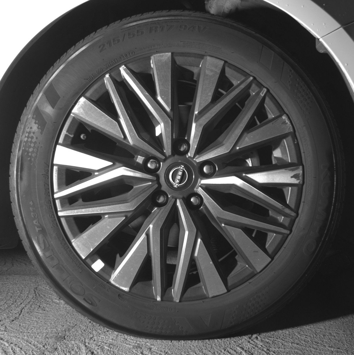 Used 2025 Nissan Altima 2.5 SV image 13