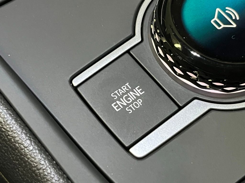 New 2026 Volkswagen Tiguan SE R-Line FWD image 17