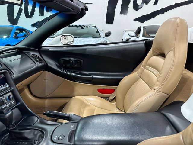 Used 2004 Chevrolet Corvette Convertible RWD image 11