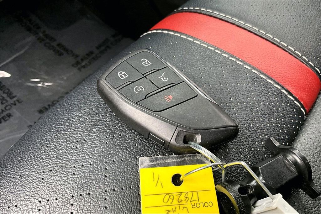 Used 2024 Chevrolet Traverse RS image 11