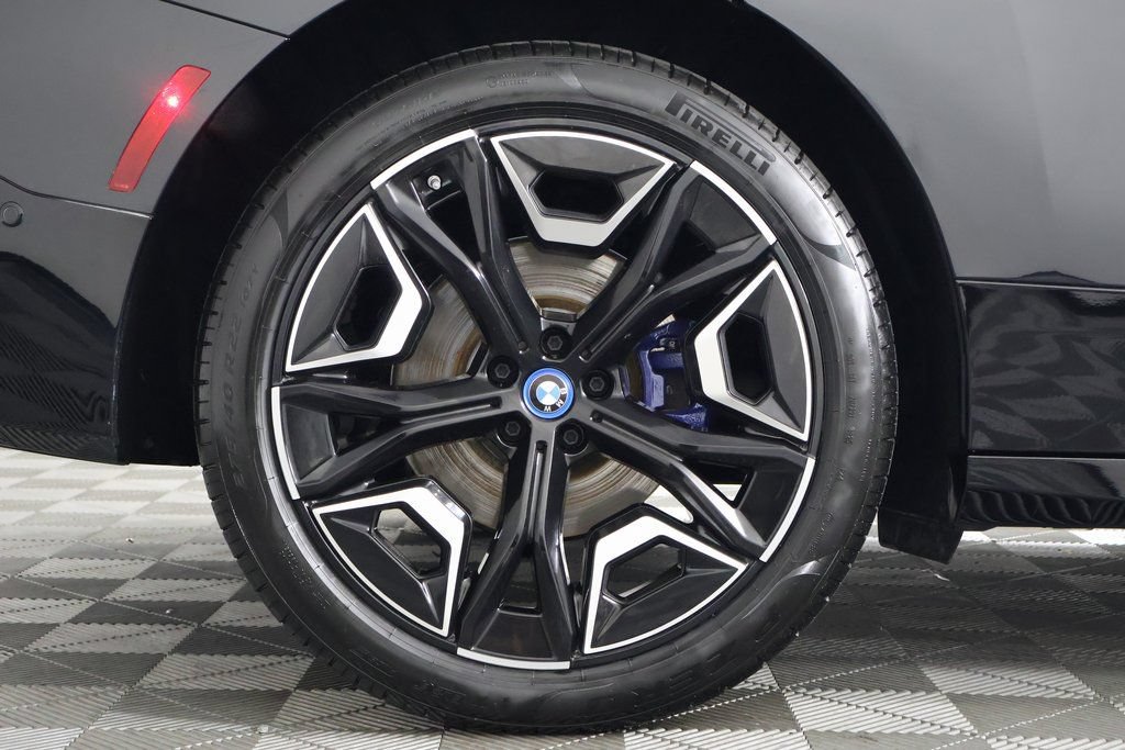 Used 2024 BMW iX xDrive50 w/ Sport Package AWD/4WD image 15