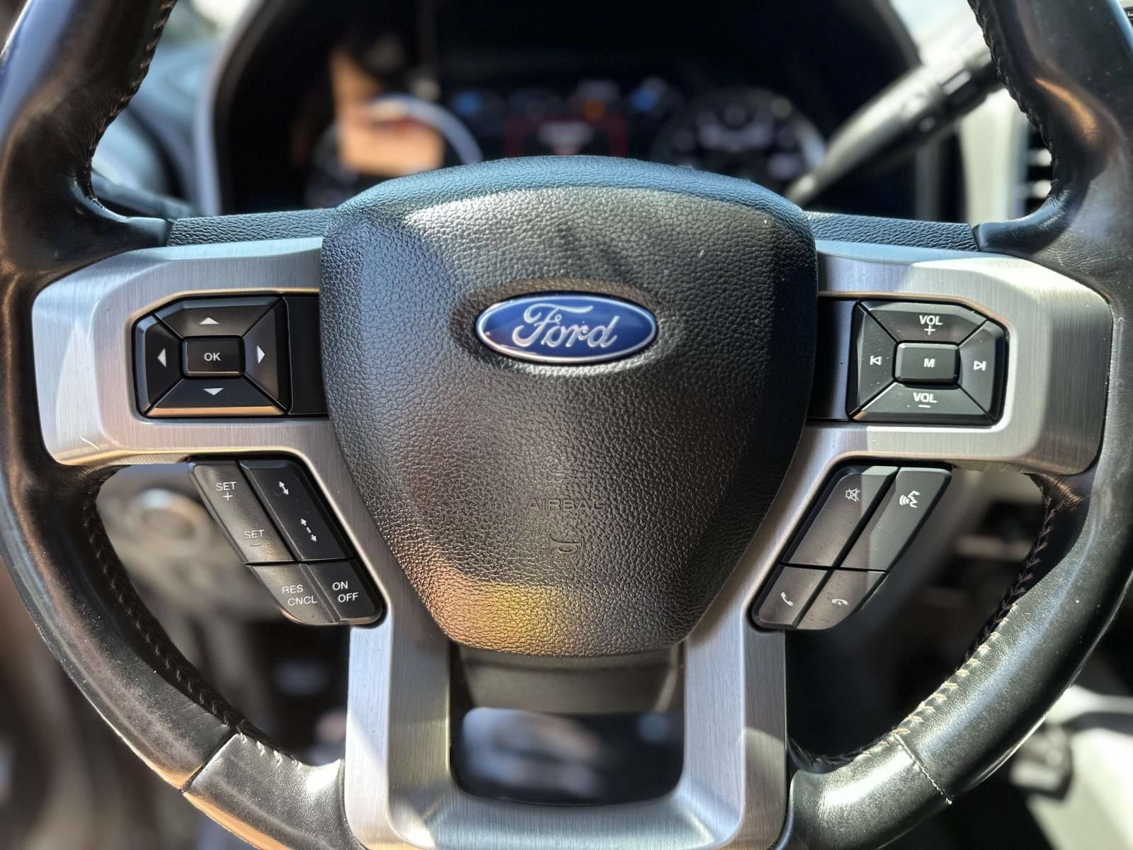 Used 2020 Ford F250 Platinum w/ FX4 Off-Road Package AWD/4WD image 14