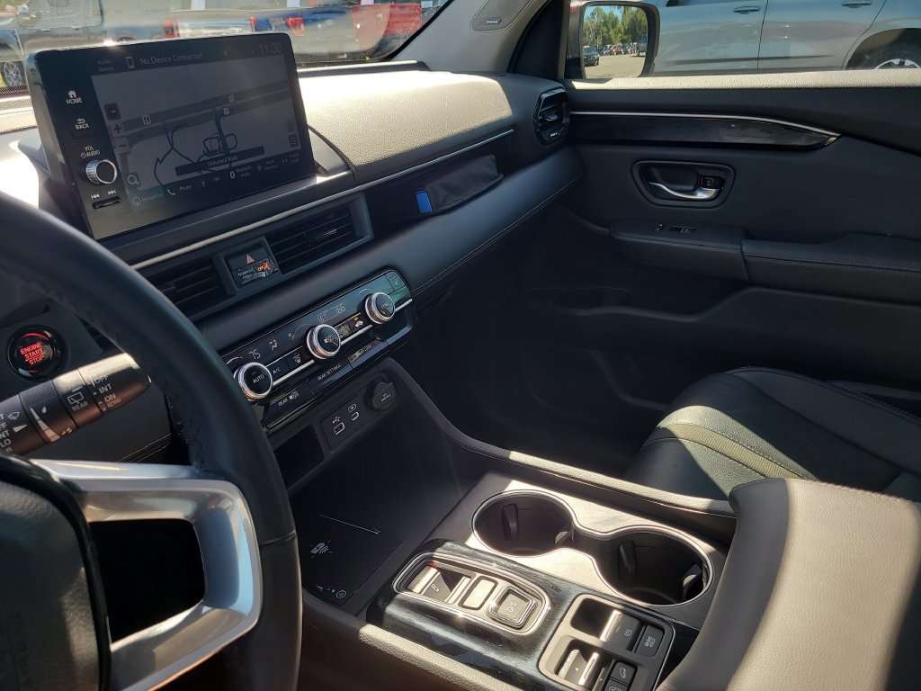 Used 2025 Honda Pilot Touring image 21