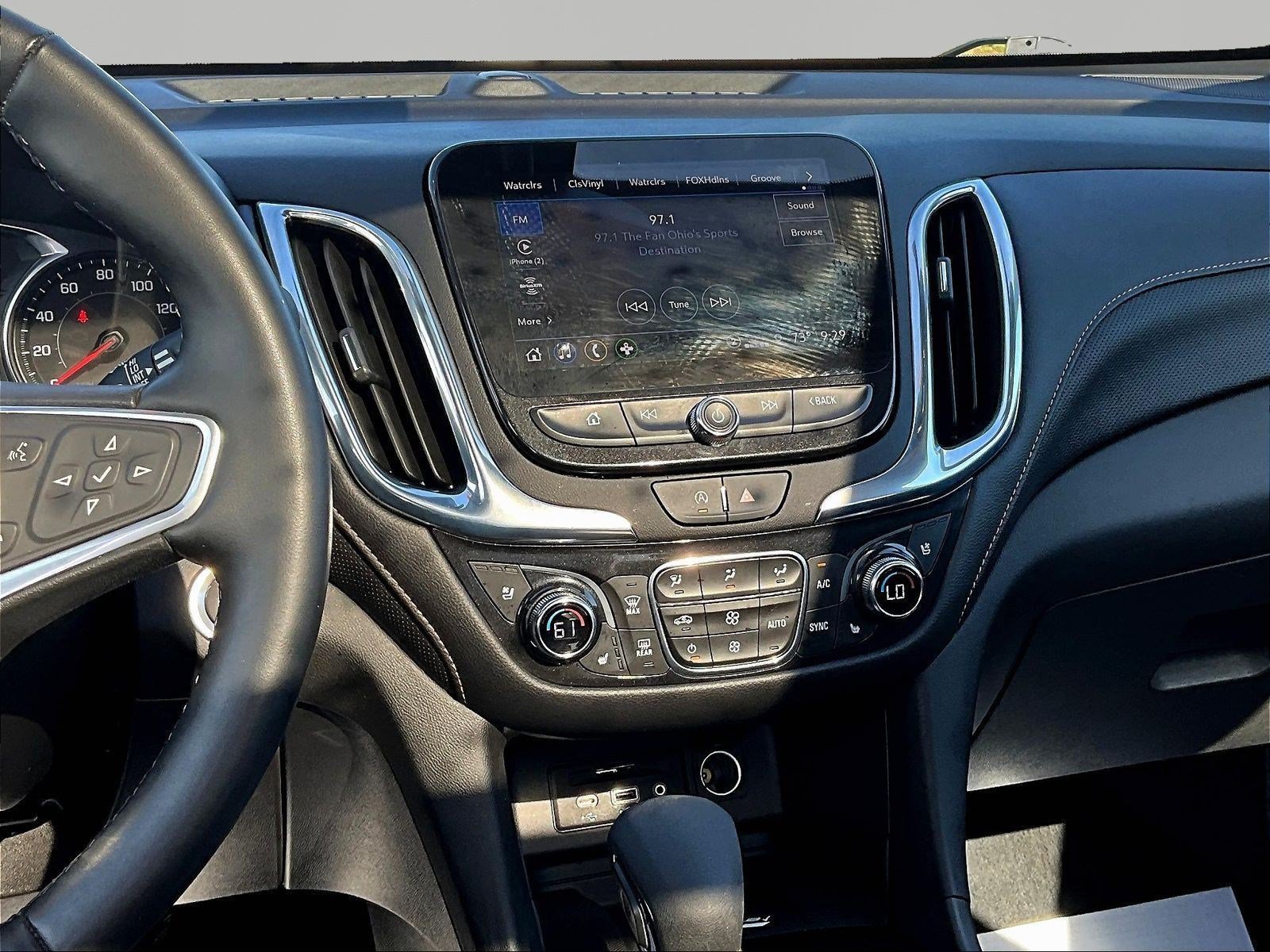 Used 2023 Chevrolet Equinox Premier FWD image 9