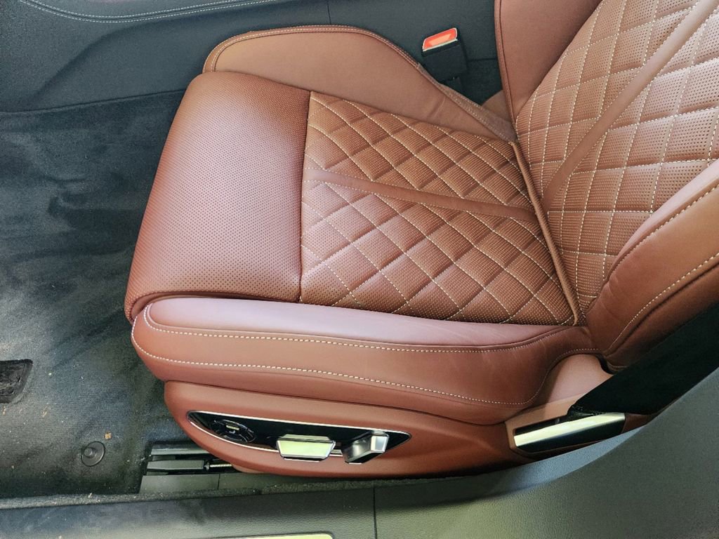 New 2025 Audi S8 image 25