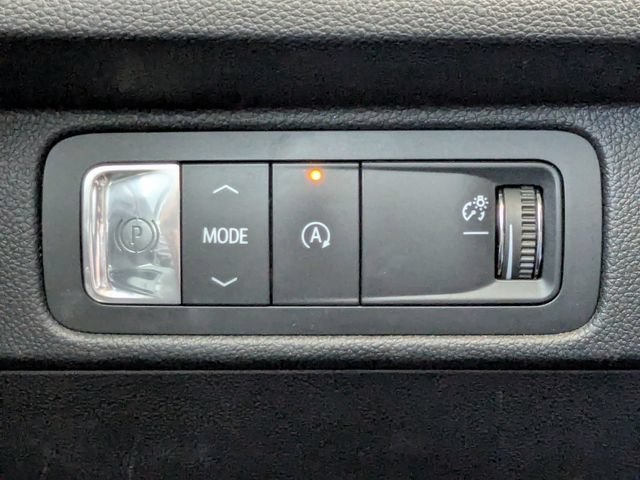 Used 2024 Chevrolet Traverse RS FWD image 42