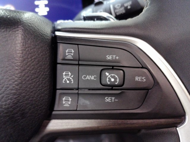 Used 2024 Jeep Grand Cherokee L Limited w/ Luxury Tech Group II image 38